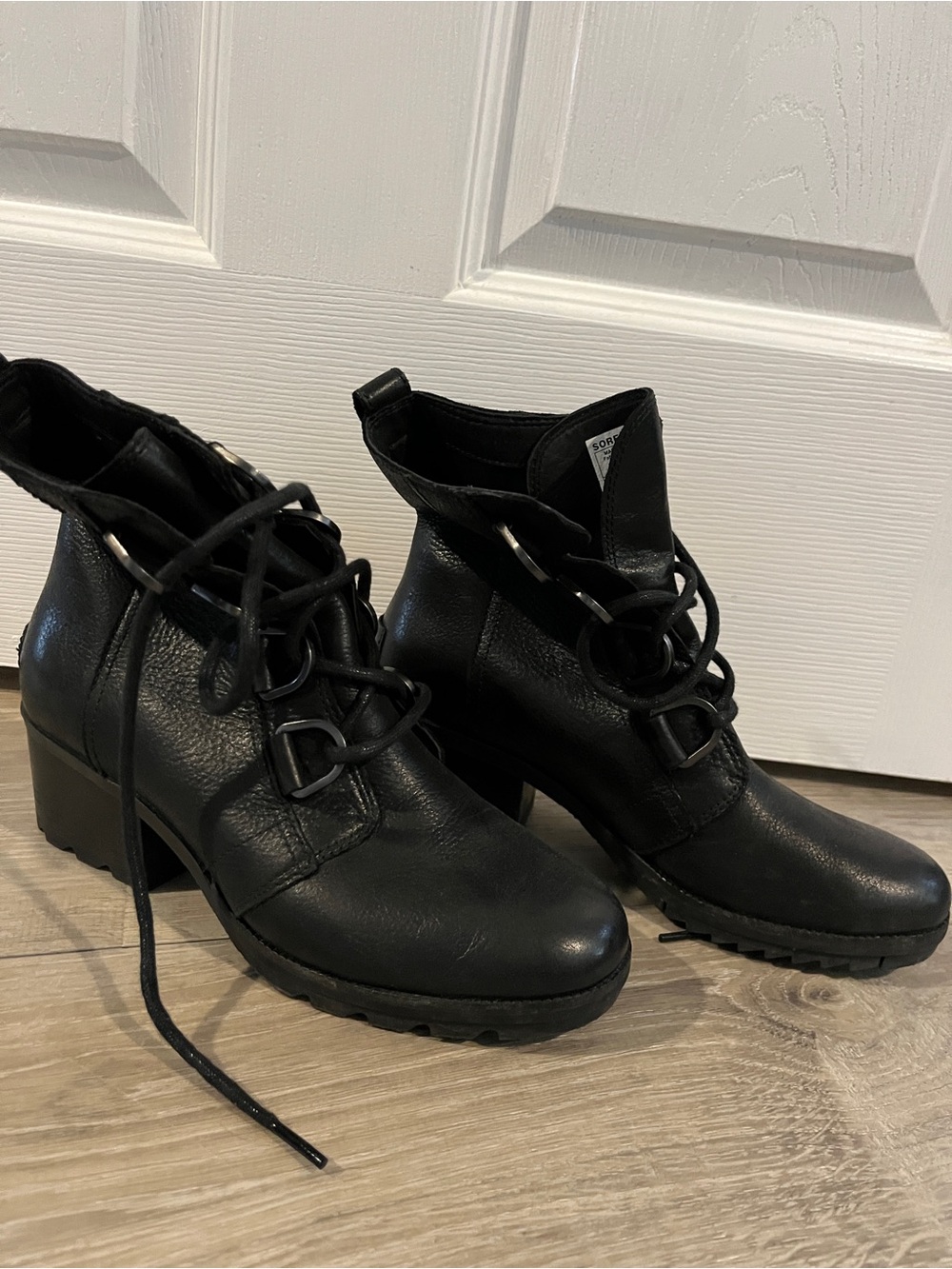Sorel Black Lace-Up Women's Ankle Boots